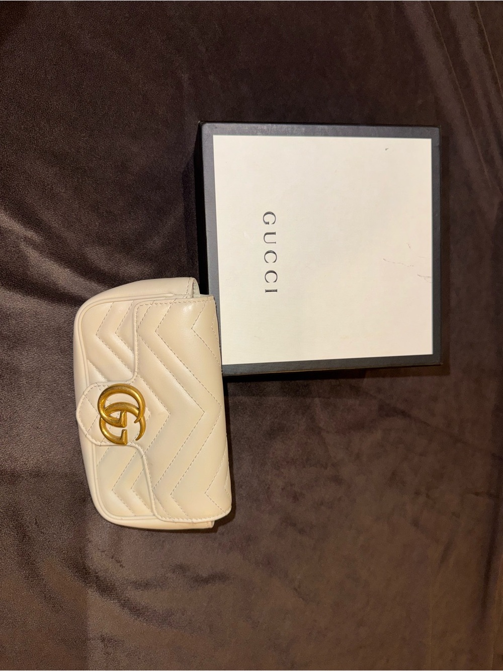 Gucci white Mini Marmont Bagwith Gold GG